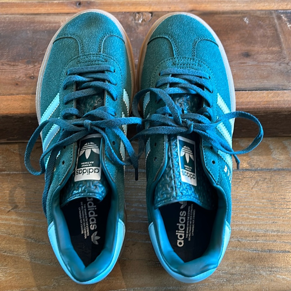 Adidas Gazelle. Green with blue details.
